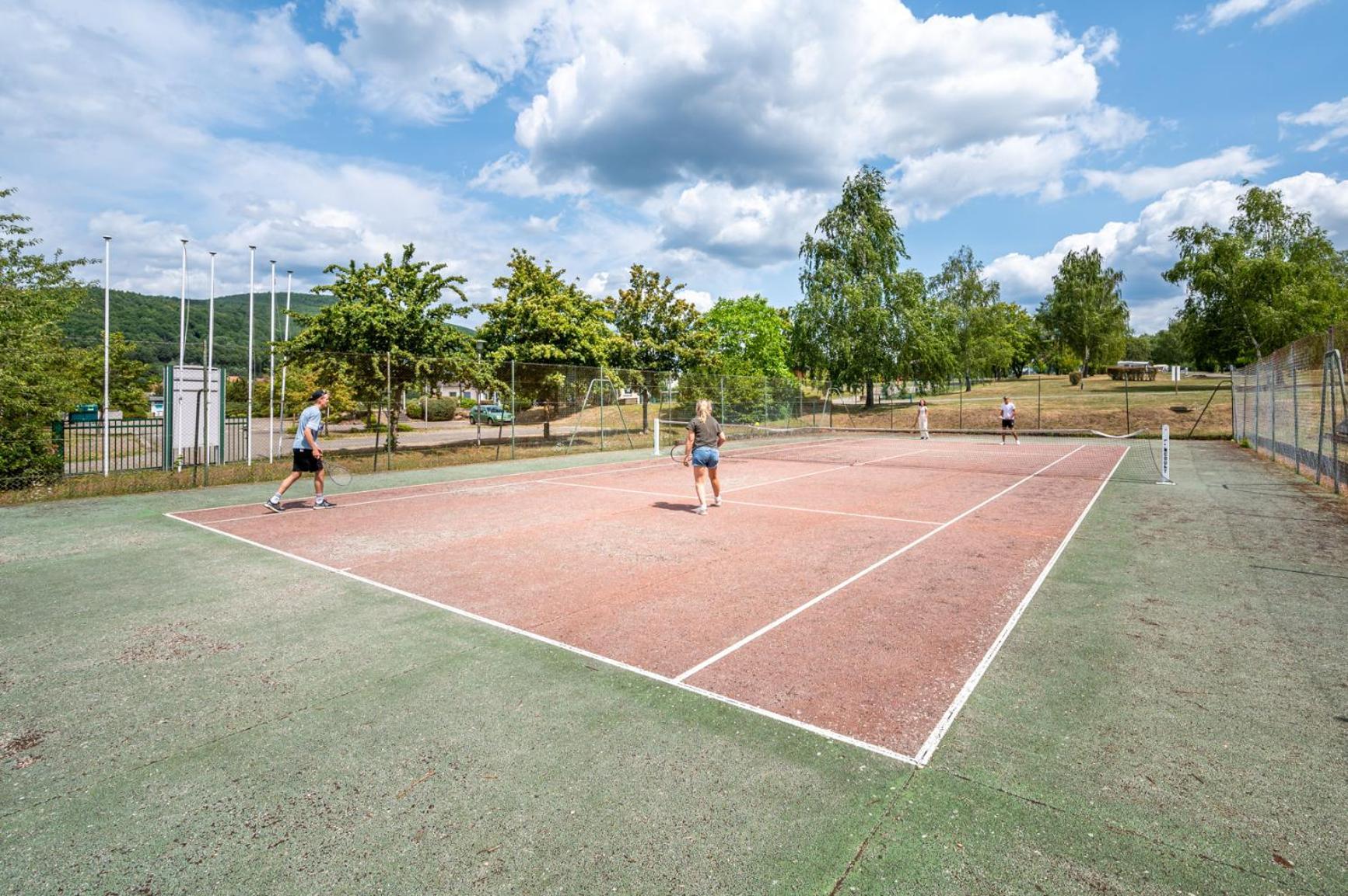 Camping Les Vosges Du Nord Oberbronn Eksteriør bilde